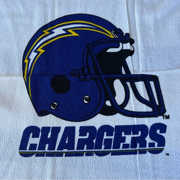 VTG NOS San Diego Chargers NFL Football Beach Towel Bolt Helmet 90s 30x60 Brazil - Picture 3 of 12